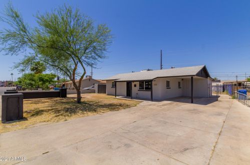 2932 47th Ave, Phoenix AZ  85031-3640 exterior