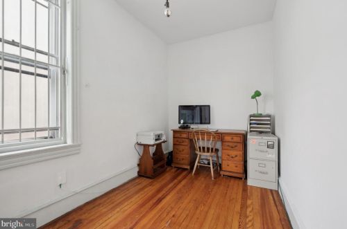 4817 Fairmount Ave, Philadelphia PA 19123-1901 exterior