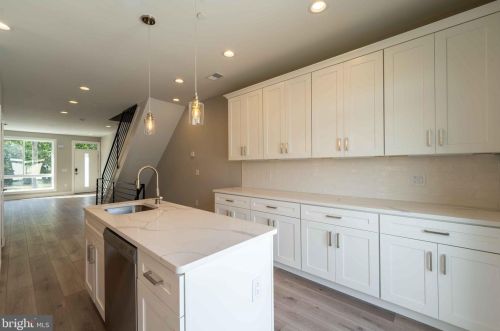 2019 Bodine St, Philadelphia PA  19122-1503 exterior