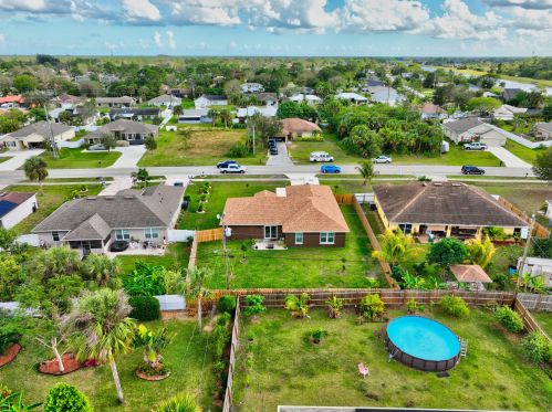 2356 Savona Blvd, Fort Pierce FL  34953-2215 exterior