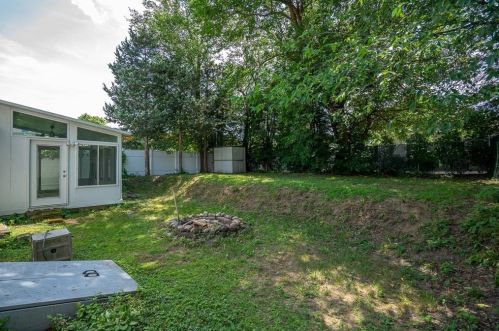 25 Chestnut St, West Springfield MA 01089-2804 exterior