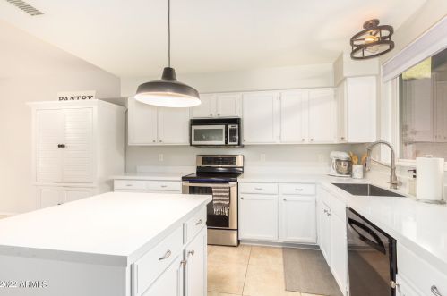 16028 3rd Ave, Phoenix AZ 85023-6282 exterior