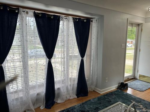 29805 Marquette St, Garden City MI 48135-3602 exterior