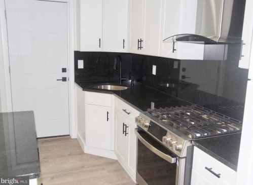 1164 Collings Rd, Camden NJ  08104-3006 exterior