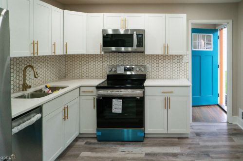 3949 Adamsville Dr, Atlanta GA  30331-3823 exterior