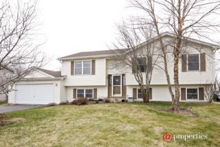 5921 Eaglewood Trl, Volo, IL 60050-5943