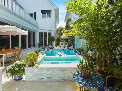 909 10 Ave, Naples FL 34117-0051 exterior