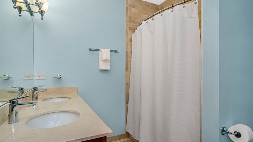 4231 Richmond St, Chicago IL 60618-2615 exterior