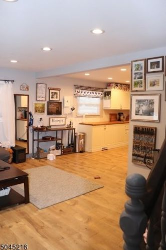 44 Prospect Ave, Edison, NJ 08817-3744