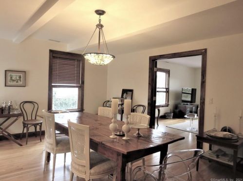 206 Milbank Ave, Greenwich CT 06830-6617 exterior