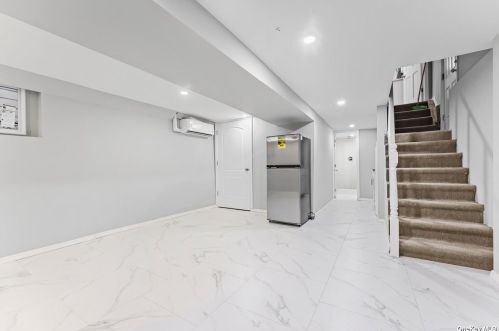 4031 Rombouts Ave, Bronx NY  10466-2513 exterior