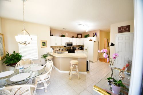 6407 Valerie Blf, Lithonia GA 30058-6185 exterior