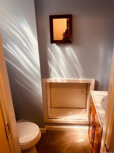 9 Jackson Rd, Poughkeepsie NY 12603-5825 exterior