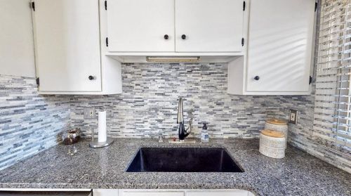 1 Mdw Rd, Enfield CT 06082-6003 exterior