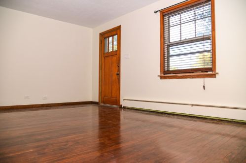 214 Keller Ave, Waukegan IL 60085-5028 exterior