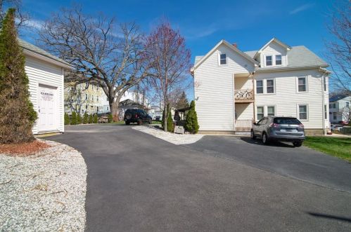 36 Progresso Ave, Woonsocket, RI 02895-2204