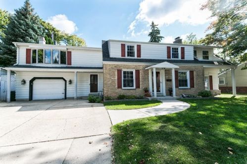 3416 Crandon Pl, Milwaukee WI  53219-4748 exterior