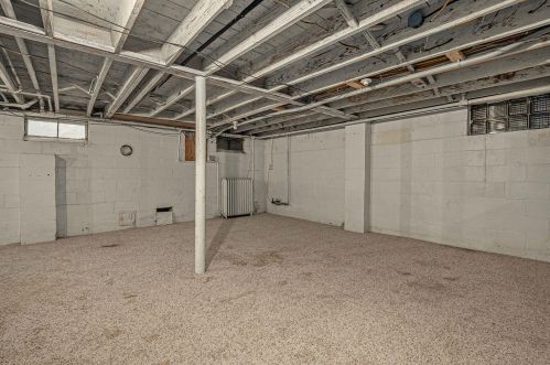 327 Randall Rd, Meskegon MI 49441-4947 exterior