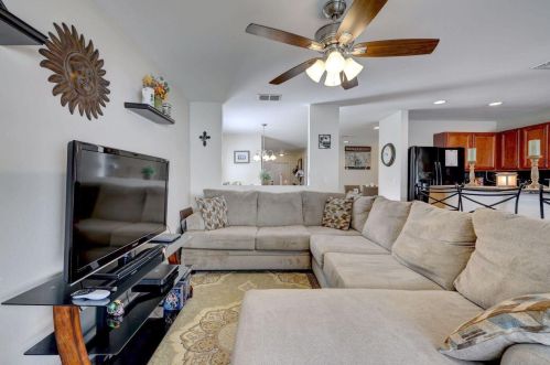 2201 Marshfield Ct, Fort Pierce FL  34953-4372 exterior