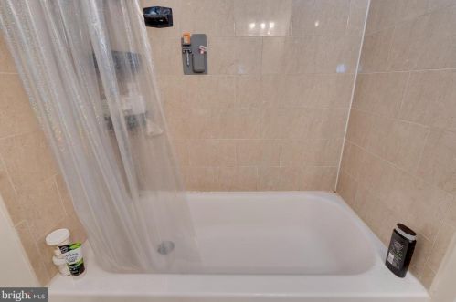 1258 Meigs Pl, Washington DC 20002-2426 exterior