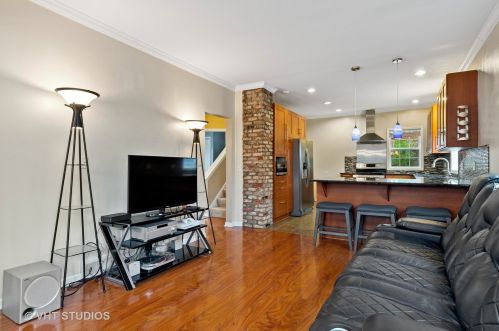 514 5th Ave, Saint Charles IL  60174-2928 exterior