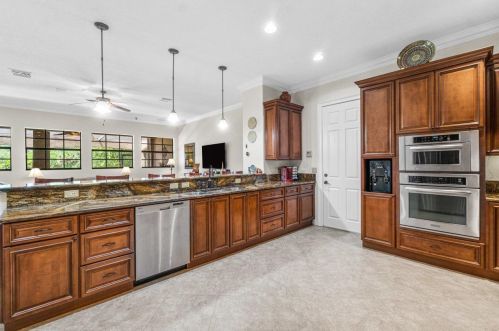 5811 Blue Bonnet Ct, Fort Pierce FL  34986-4186 exterior