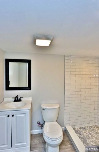 34 Enfield Ave, Montclair NJ 07042-3118 exterior