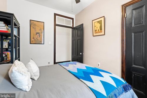 526 Girard Ave, Philadelphia PA 19130-1617 exterior