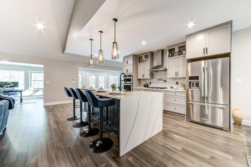 270 Mark Trail Ct, Atlanta GA  30328-2106 exterior