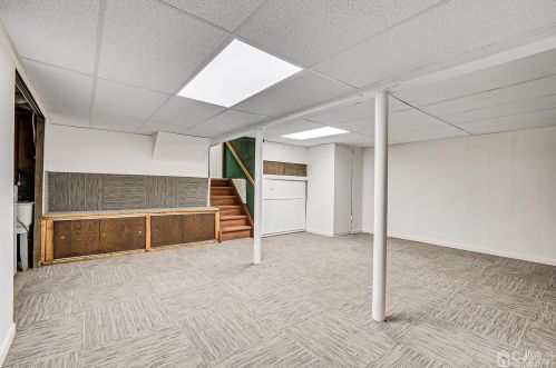 11 Falcon Dr, Edison NJ 08820-2759 exterior