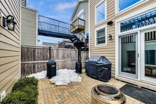 2236 Fletcher St, Chicago IL 60634-4033 exterior