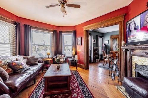 19 Parkwood St, Springfield MA 01108-2609 exterior