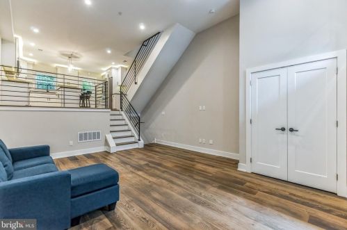 220 Fountain St, Philadelphia PA  19128-4508 exterior