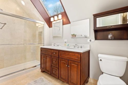 3232 Belle Plaine Ave, Chicago IL 60618-2338 exterior