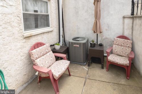 202 Daly St, Philadelphia PA 19148-3329 exterior