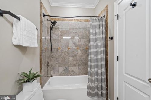 1645 Kirby Rd, Mc Lean VA  22101-3240 exterior