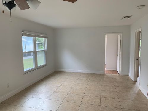 1350 Rivergreen Cir, Fort Pierce FL  34952-4131 exterior