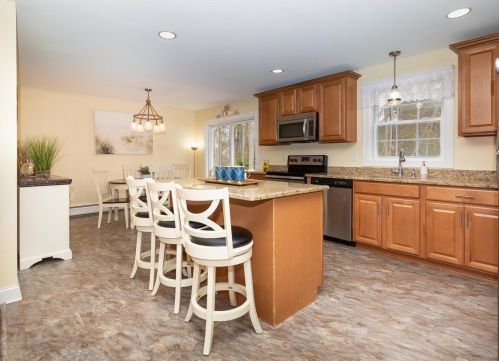 67 Ledge Rd, Seabrook NH 03874-4314 exterior