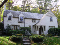 193 Hobart Rd, Newton, MA 02459-1300