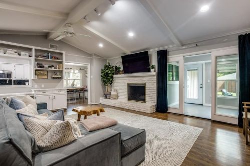 6305 Chesley Ln, Dallas TX 75214-2116 exterior