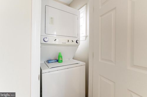 916 19 St, Washington DC 20002-4085 exterior