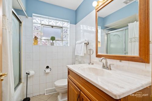 3636 69 St, Chicago IL 60629-4202 exterior