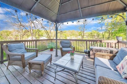 589 Clemson Dr, Pittsburgh PA 15243-1736 exterior