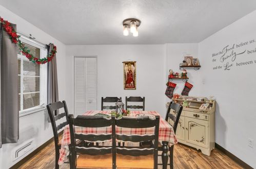 550 Dixie Dr, Pittsburgh PA 15235-4528 exterior