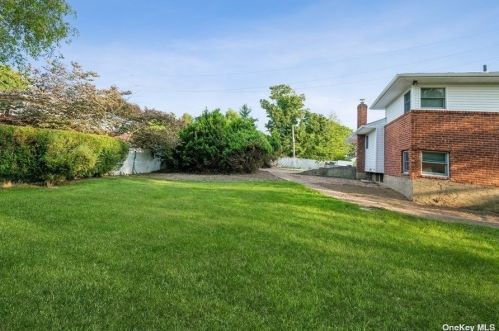 480 Commack Rd, Commack NY  11725-5011 exterior