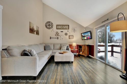 28 Alpha Ave, Old Bridge NJ 08857-2210 exterior