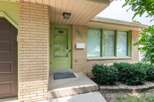 3367 93rd St, Milwaukee, WI 53222-3512