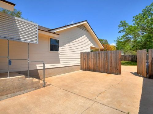 8302 Farmington Ct, Austin TX 78736-1744 exterior