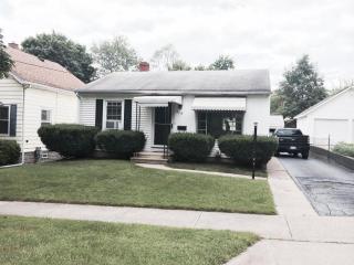 414 Fairfax Ave, Kalamazoo MI  49001-4260 exterior