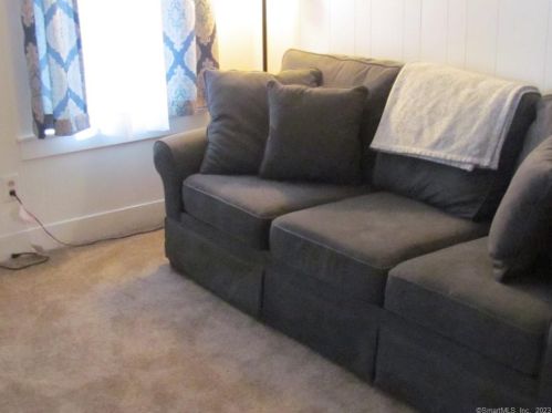 142 High St, Vernon CT 06066-3683 exterior